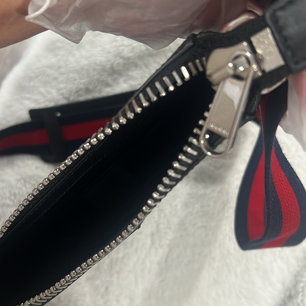 Gucci Black GG Supreme Messenger Bag unisex - Picture 6 of 13